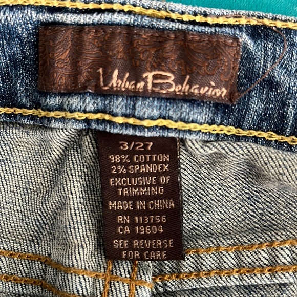 Urban behavior  jeans  denim medium blue Decorative left leg stitching size 3 jr - Picture 9 of 9